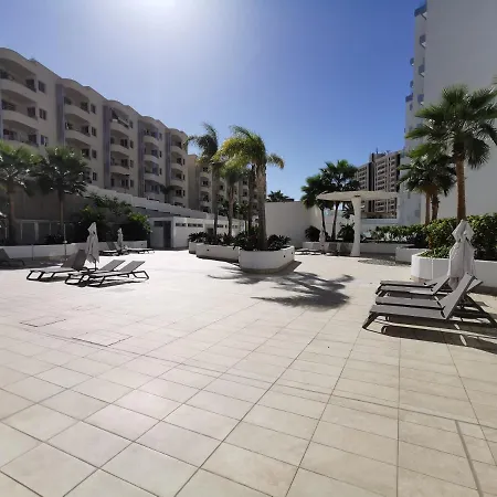 Cs Apartmentos, Large Terrace, Wifi!